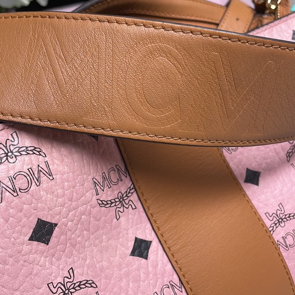 MCM Soft pink medium hobo handbag - Picture 6 of 9